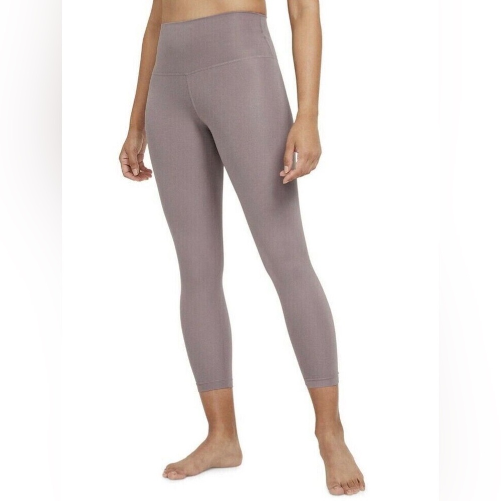 Nike Yoga High Rise Tight Fit 7/8 Training Leggings Mauve Athletic Cropped Capri